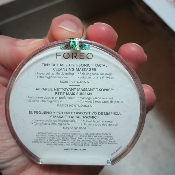 Foreo Luna Play Plus 2 Facial Cleansing Massager - Picture 2 of 4